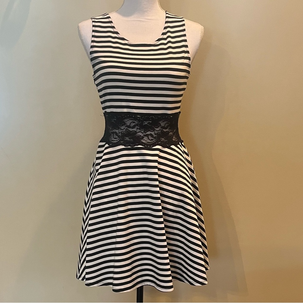 American Rag Cie: Womens Summer Dress Black White Striped Lace Waist **NO TAGS**